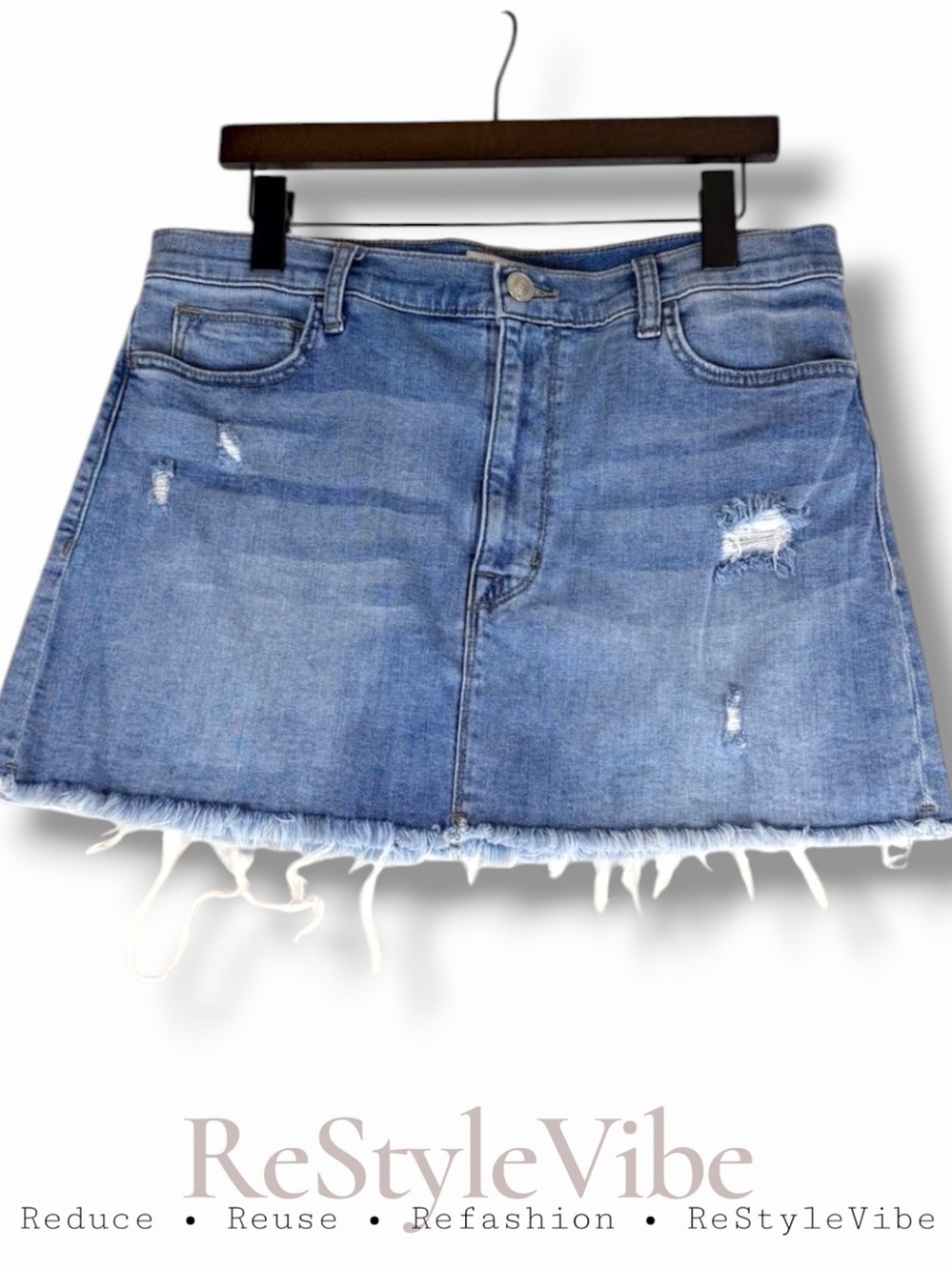HUDSON Women’s Size 30 Skirt Mini Denim Jean Vivid Style Stretch